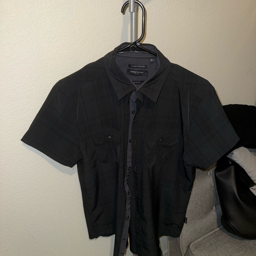 Black Short Sleeve Button-Up Shirt